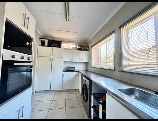 2 BEDROOM APARTMENT FOR SALE IN PELHAM